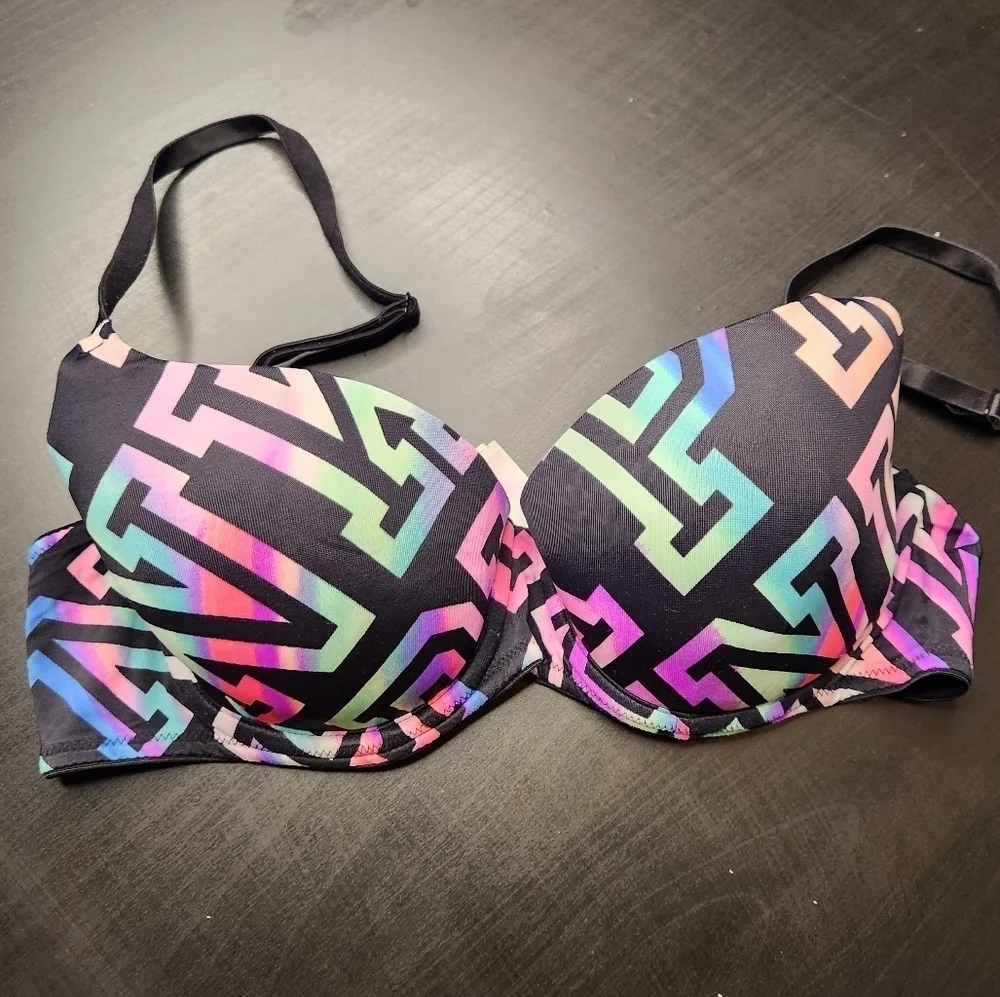 Victoria's Secret Pink Wear Everywhere Lightly Lined 34C